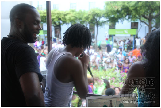 bacchanal_ja_extras_2011-071