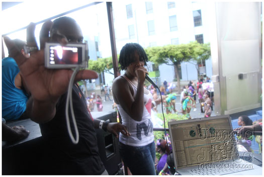 bacchanal_ja_extras_2011-073