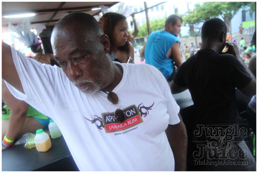 bacchanal_ja_extras_2011-074