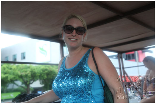 bacchanal_ja_extras_2011-075