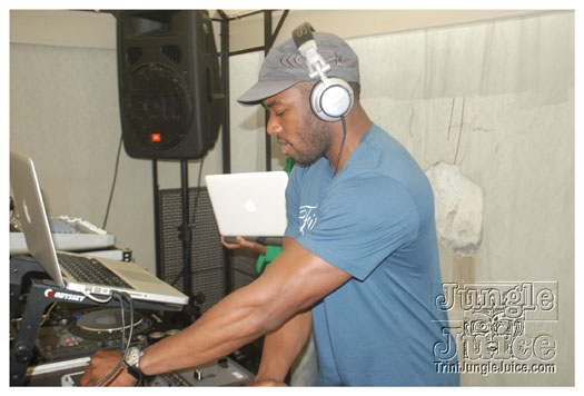 blue_vino_2011_jun11-002