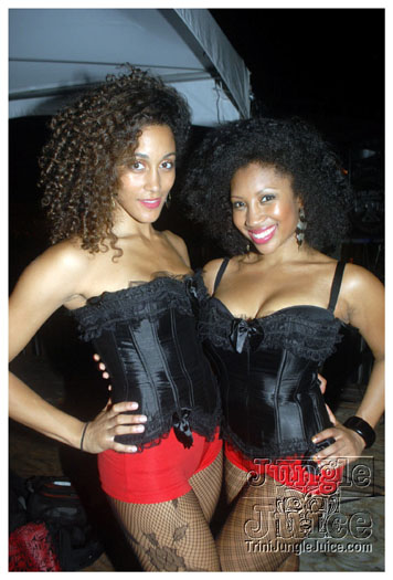 cribs_vegas_style_jun19-132