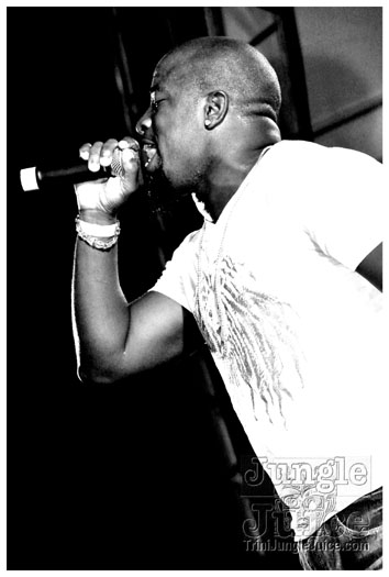 colour_me_red_2011-007