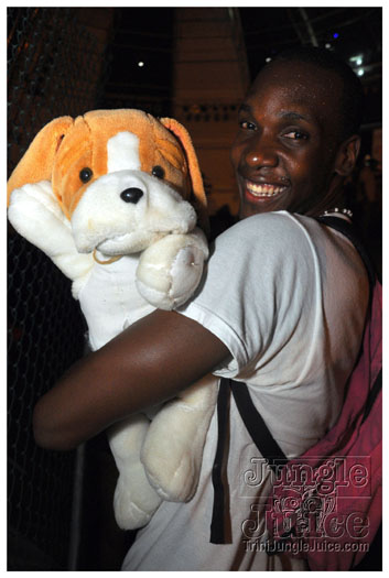 colour_me_red_2011-008