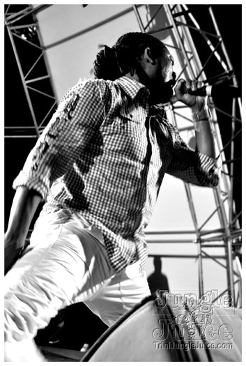 colour_me_red_2011-010