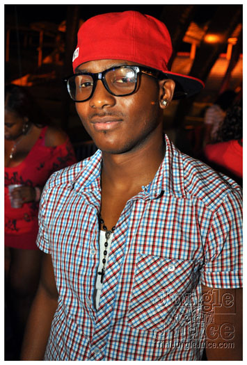 colour_me_red_2011-031