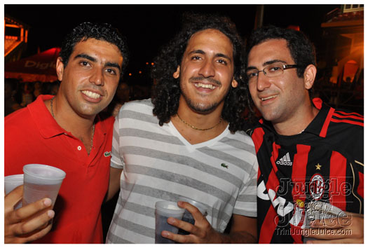 colour_me_red_2011-048