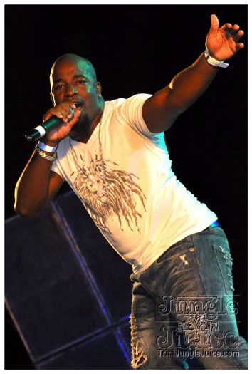 colour_me_red_2011-052