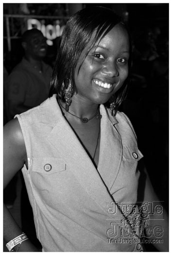 colour_me_red_2011-068