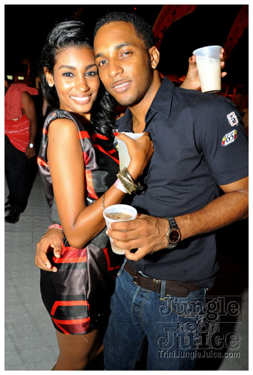 colour_me_red_2011-071