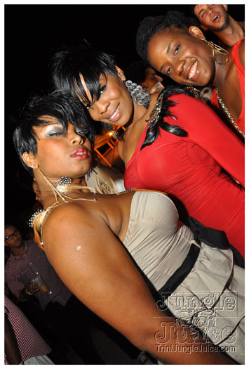 colour_me_red_2011-100