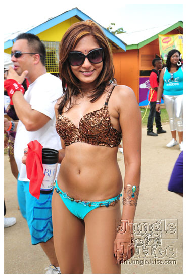 bliss_carnival_monday_2011-006