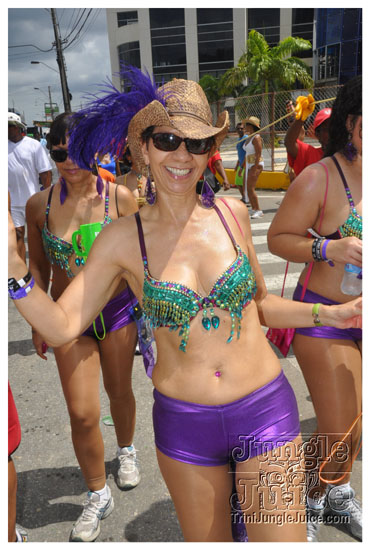 bliss_carnival_monday_2011-036