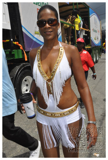 bliss_carnival_monday_2011-037