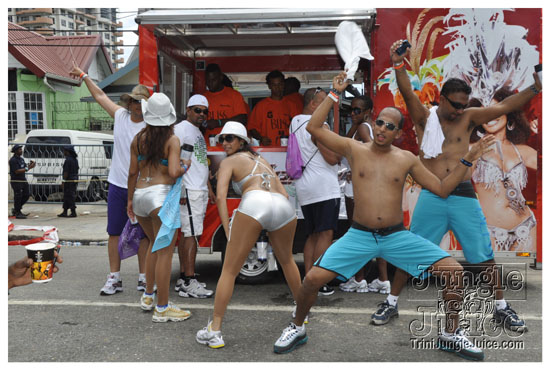 bliss_carnival_monday_2011-045
