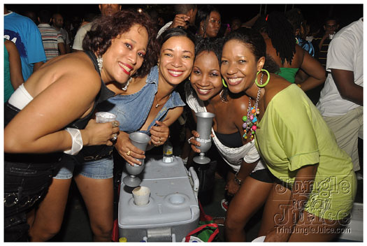 blue_range_cooler_fete_2011-079