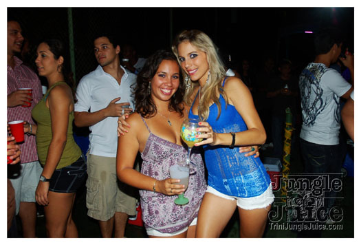 bump_and_wine_2011-003