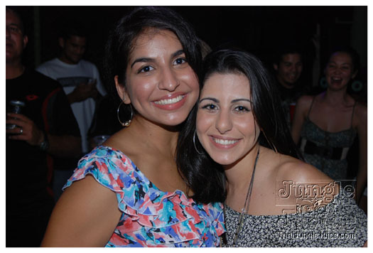 bump_and_wine_2011-010