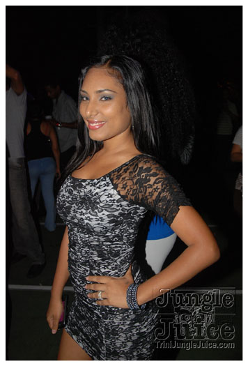 bump_and_wine_2011-014