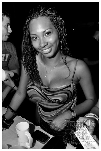 bump_and_wine_2011-018