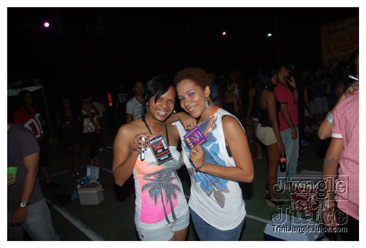 bump_and_wine_2011-025