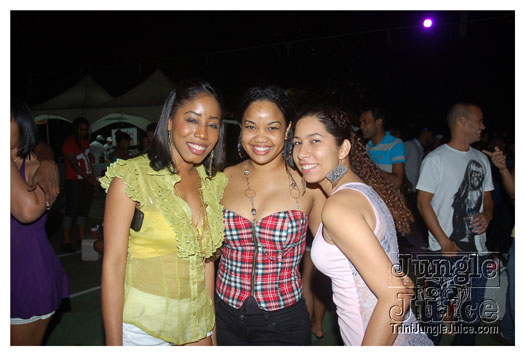 bump_and_wine_2011-028