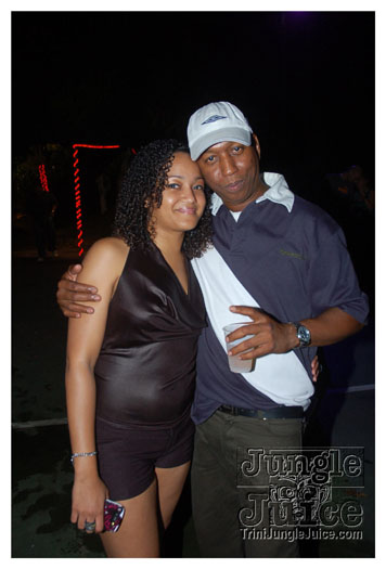 bump_and_wine_2011-029