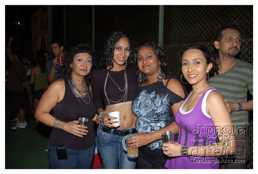 bump_and_wine_2011-031