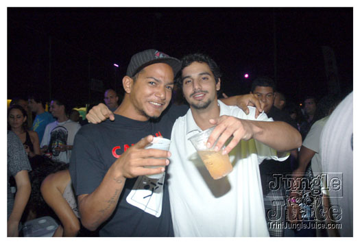 bump_and_wine_2011-033