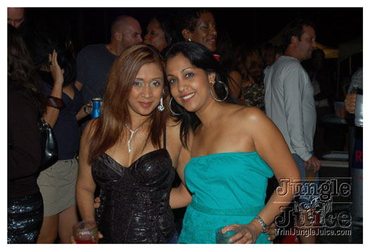 bump_and_wine_2011-037