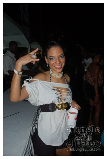 bump_and_wine_2011-040