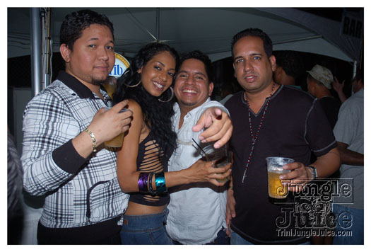 bump_and_wine_2011-041