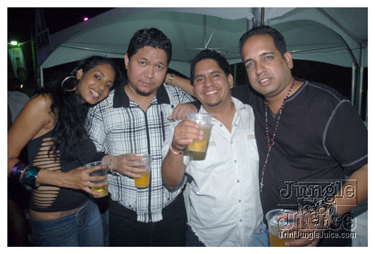 bump_and_wine_2011-042