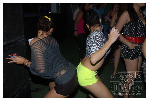 bump_and_wine_2011-047