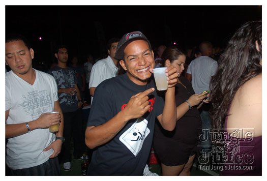 bump_and_wine_2011-050