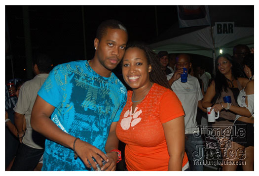 bump_and_wine_2011-053