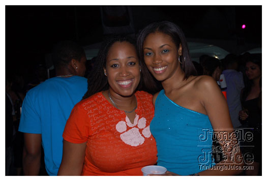 bump_and_wine_2011-054