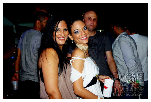 bump_and_wine_2011-055