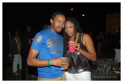 bump_and_wine_2011-057