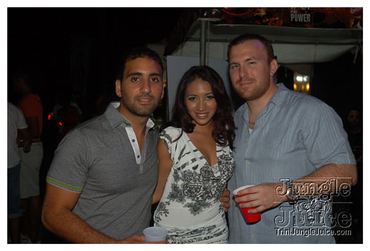 bump_and_wine_2011-059