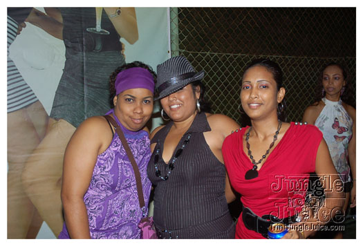 bump_and_wine_2011-061