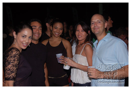 bump_and_wine_2011-062