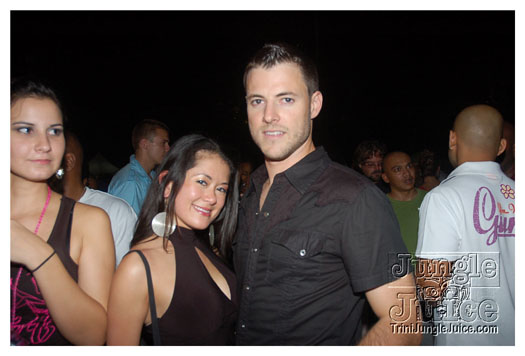 bump_and_wine_2011-063