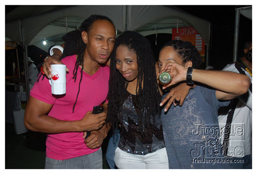 bump_and_wine_2011-070