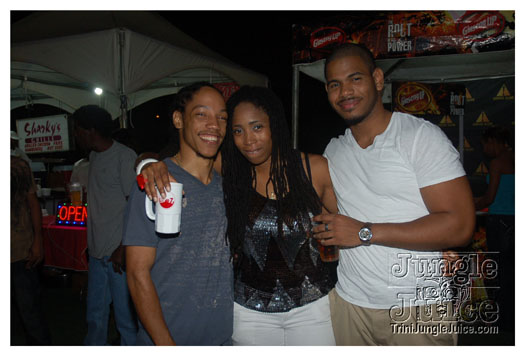 bump_and_wine_2011-071