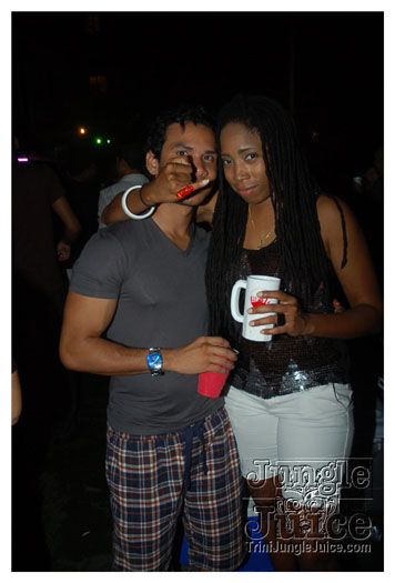 bump_and_wine_2011-075