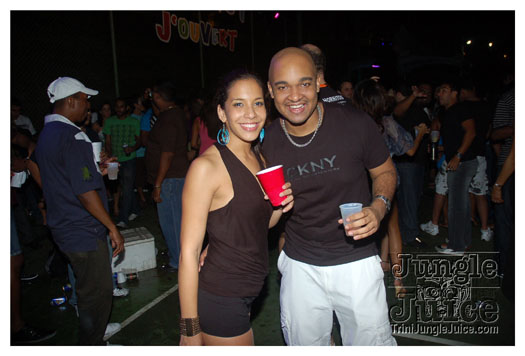 bump_and_wine_2011-080