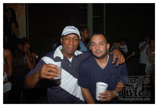 bump_and_wine_2011-081