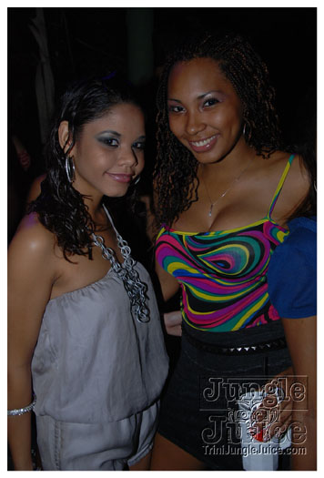 bump_and_wine_2011-083