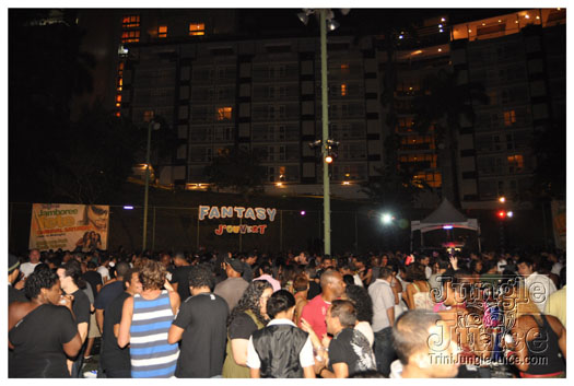 bump_and_wine_2011-084